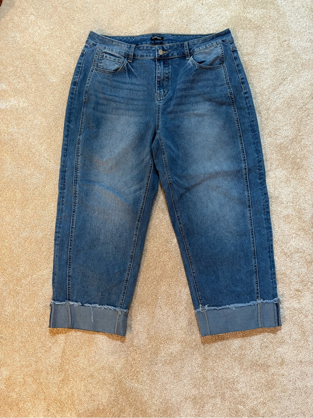 Flamingals Cuffed Capri Jeans Size 3XL Fits Size 16/18